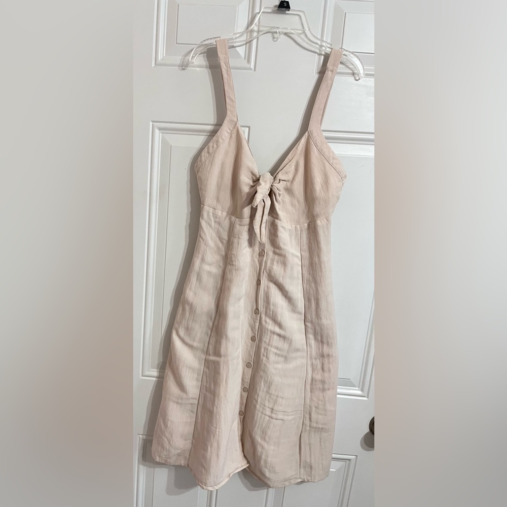 ASTR The‎ Label Sun Dress M Cream Tie Front Button Down Midi Beige Sleeveless